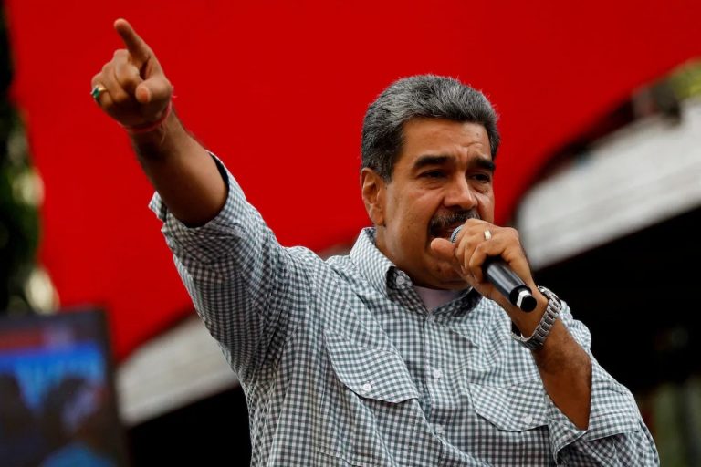 Maduro afirma que María Corina Machado “huyó” a España y la líder opositora lo desmiente: “Saben que estoy aquí en Venezuela” 