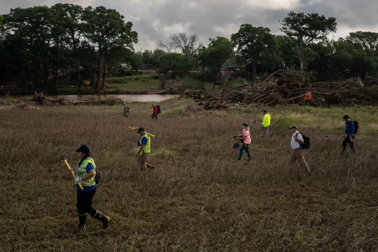 La búsqueda de desaparecidos continúa tras las inundaciones en Texas